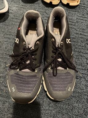 On Running Cloud Men’s Black and Gray Running Shoes